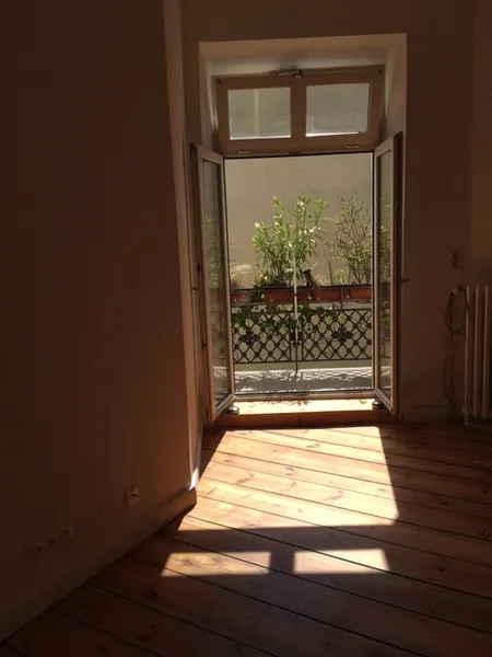 Befristete gemütliche 3 Zimmer Wohnung nahe Ludwigkirchplatz — photo 1